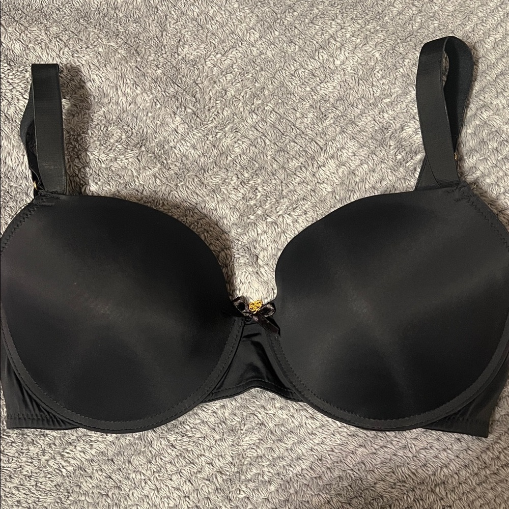 VICTORIAS SECRET Black Bra 38D